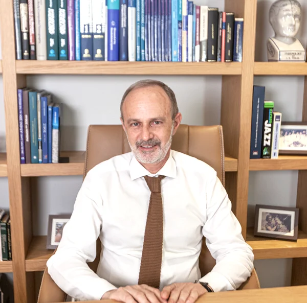 Dr. Menelaos Kalogeris